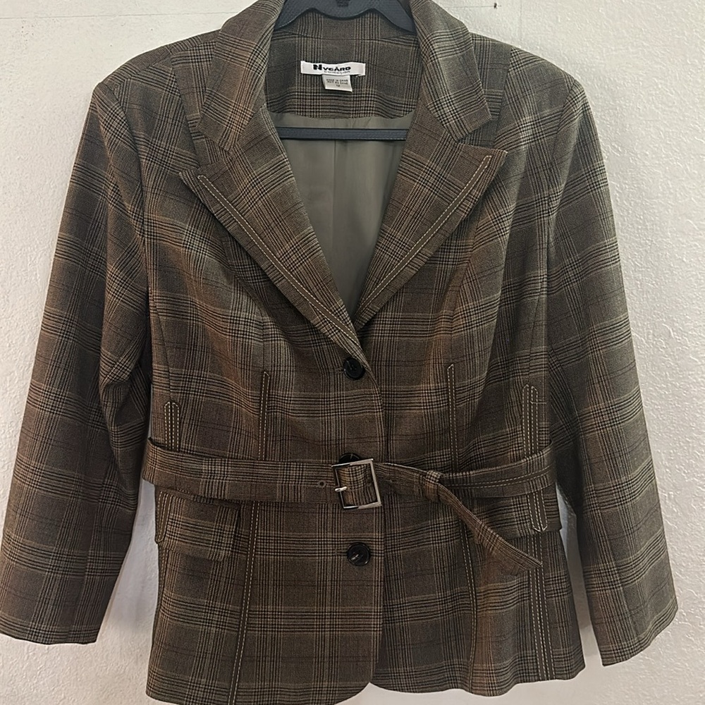 Beautiful Brown Plaid Women's Blazer/ pant suit set with removable belt - Picture 5 of 12
